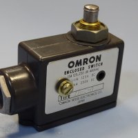 изключвател Omron ZE-Q-G Enclosed Switch Plunger 15A, снимка 3 - Резервни части за машини - 43861876