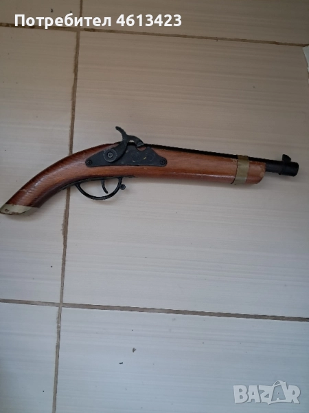 Старинен модел пистолет за декорация , снимка 1