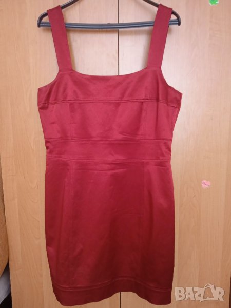 Червена сатенирана рокля, снимка 1