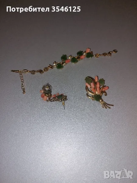 Комплект гривна,  обеци и брошка - естествени корали, снимка 1