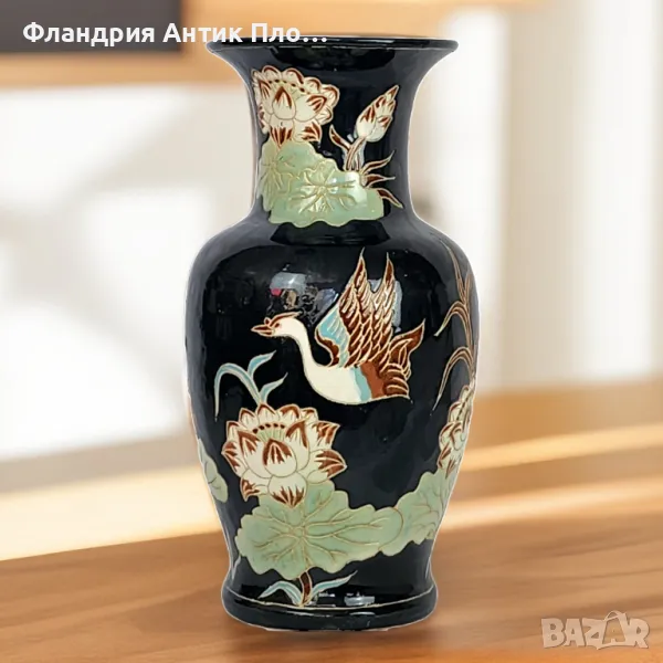 Голяма тъмносиня ваза "Жерави" , снимка 1