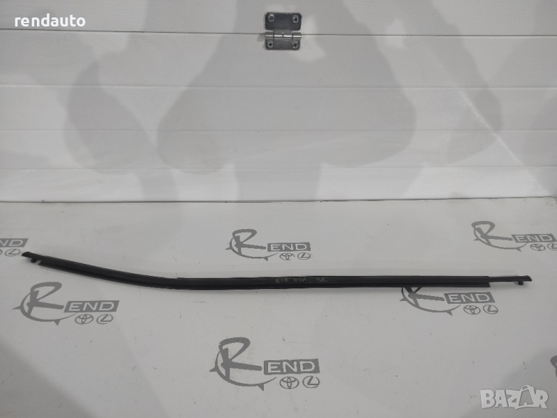 Задна дясна водобранна лайсна Toyota Corolla E18 USA 2013-2018 , снимка 1