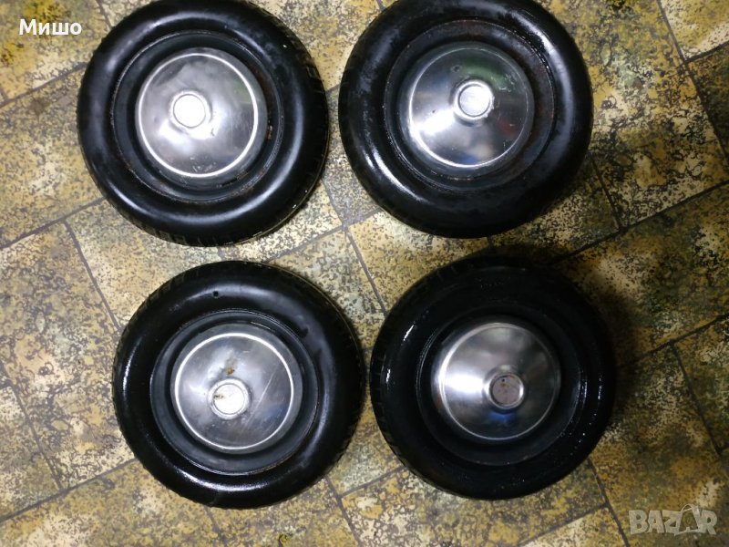 Продавам стари колела за детска кола с педали , снимка 1