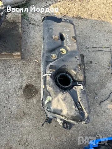 Резервоар за Ситроен Берлинго 1.8 90 / Citroen Berlingo 1.8 90 / Резервоар / , снимка 3 - Части - 49521874