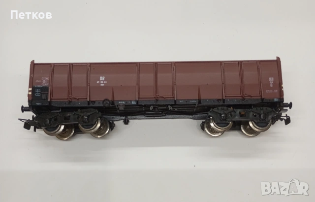 Товарен вагон четириосен Piko мащаб H0