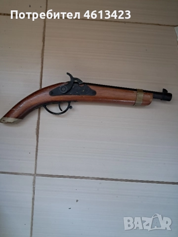 Старинен модел пистолет за декорация 