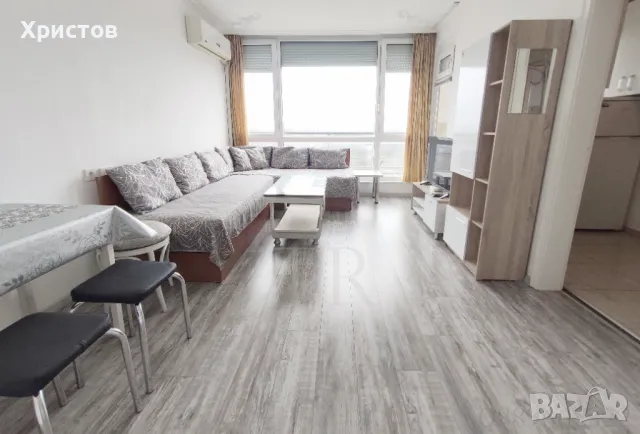 Първа линия за нощувки, двустаен апартамент + отделна кухня ”Плаж 2”, ж.к. Лазур, Бургас, под наем, снимка 1