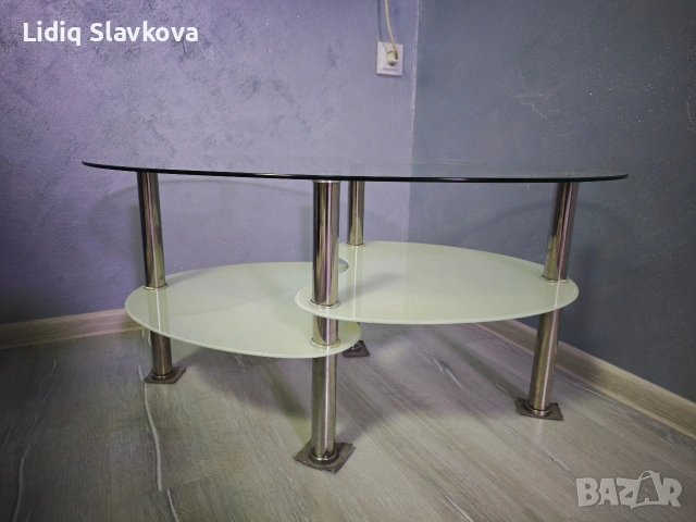 Малка холна стъклена масичка