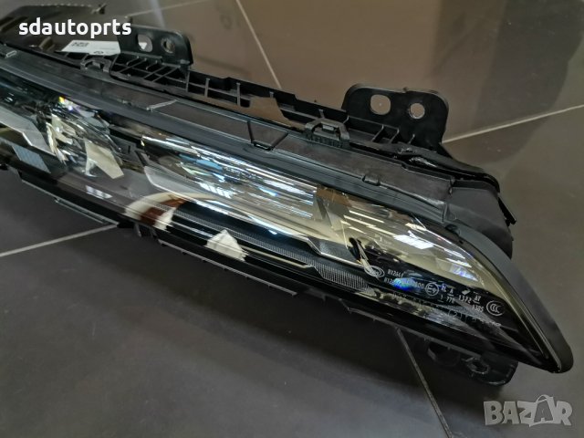 Десен Горен Фар BMW G70 i7 Crystal Swarovski Кристал Сваровски 9879936, снимка 5 - Части - 43085820