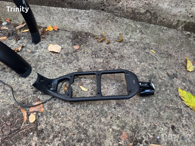 Specialized калници и кошници + Led светлини, снимка 4 - Части за велосипеди - 52064757