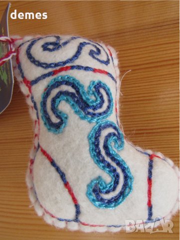 Автентична текстилна коледна играчка от филц с казахски национални мотиви, снимка 1 - Други ценни предмети - 27034300