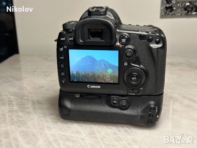 Canon 5dmk4 5d mark4 с грип, снимка 2 - Фотоапарати - 51745099