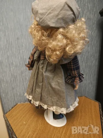 Колекционерска порцеланова кукла, снимка 5 - Колекции - 50317417