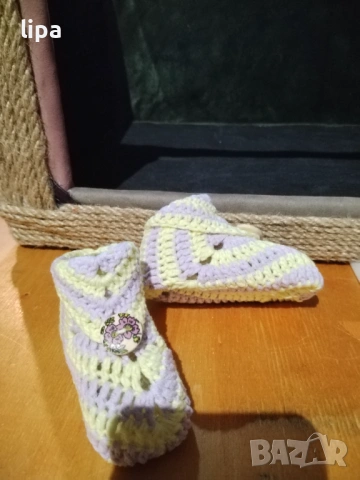 Бебешки терлички терлици ръчно плетени