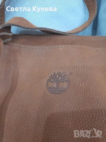 Дамска чанта от естествена кожа на марката TIMBERLAND , снимка 3 - Чанти - 52634248