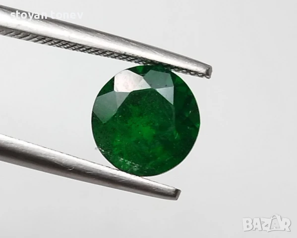 Цаворит в наситено зелен цвят и рядко срещана форма 1.53кт.! Нов, снимка 3 - Други - 50350615