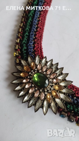 Масивно колие на ZARA с цветни кристали и ръчно изплетена яка върху метална основа, снимка 3 - Колиета, медальони, синджири - 53419537