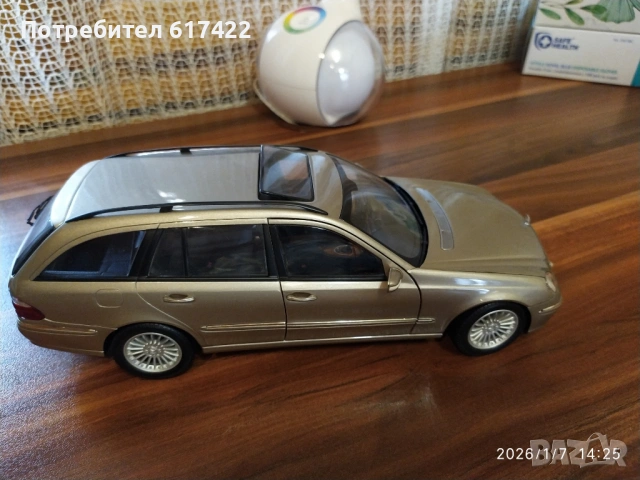 1:18 Метален модел на Mercedes Benz E320 T-Modell S211- Kyosho