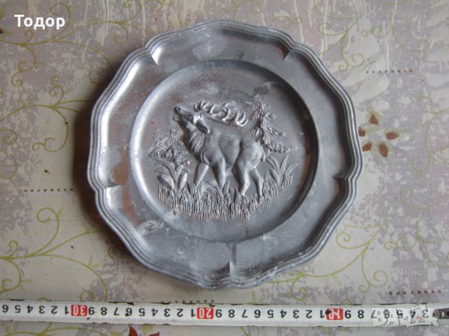 Уникална ловна калаена чиния  за стена елен , снимка 1 - Антикварни и старинни предмети - 26993938