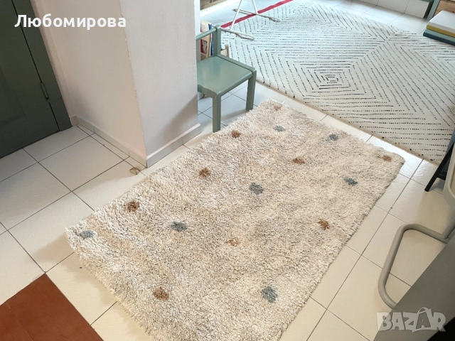 Детски килим на точки Zara Home 90 х 150 см