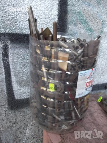 Лот от 507 бр. плашки , метчици и няколко въртока, снимка 7 - Други инструменти - 26482202