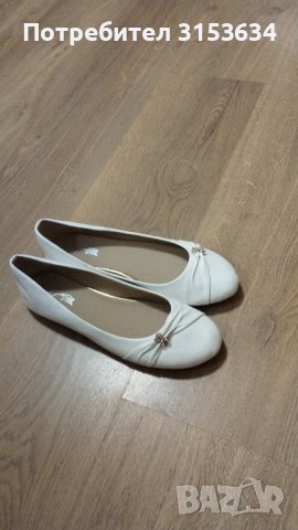 Бели обувки и подарък балеринки, снимка 5 - Дамски обувки на ток - 43288879
