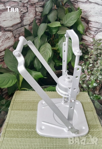 Лостова затварачка за буркани , снимка 2 - Буркани, бутилки и капачки - 52185545