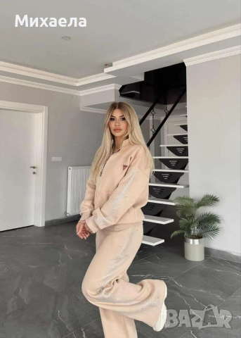 Дамски ватирани комплекти Guess - два цвята - 95 лв., снимка 4 - Спортни екипи - 52818537