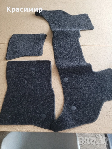 Стелки Land Rover Defender 2024г.Чисто НОВИ Мокетени Оригинални , снимка 3 - Аксесоари и консумативи - 52941932