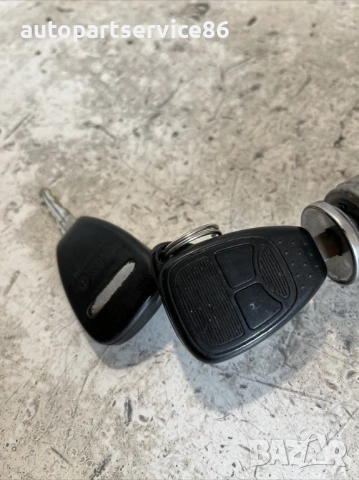 Брава с ключ за запалване за Jeep Patriot 2.4 бензин (2008) 05057297AH, снимка 2 - Части - 53525827