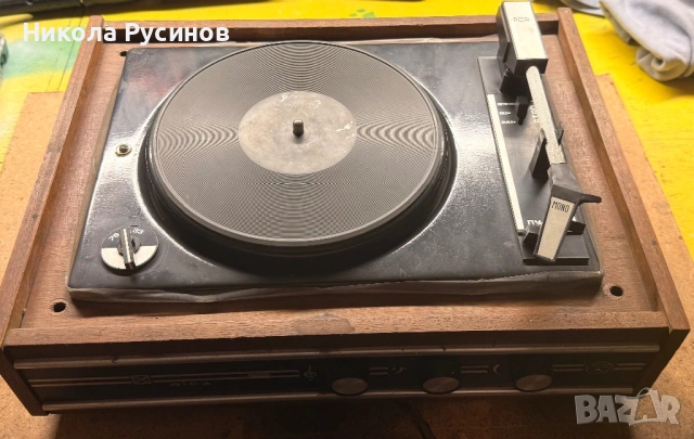 Винтидж грамофон AKORDS RIGA