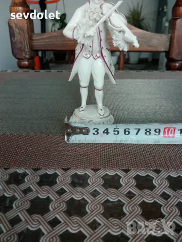 Стилна и красива с изработката си статуетка., снимка 7 - Антикварни и старинни предмети - 50116051