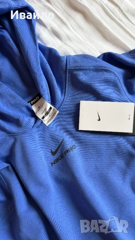 Суитшърт на Nike Pro, снимка 2 - Суичъри - 53567403