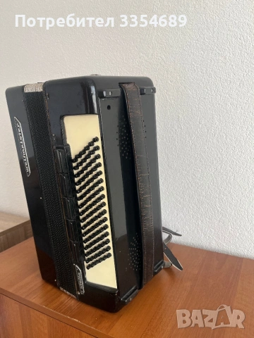 Акордеон Weltmeister Stella 96 баса, снимка 4 - Акордеони - 53350216