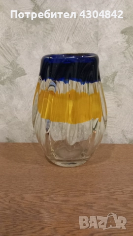 Ваза цветно стъкло 