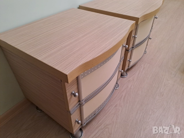 Нощни шкафчета, снимка 3 - Шкафове - 52340080