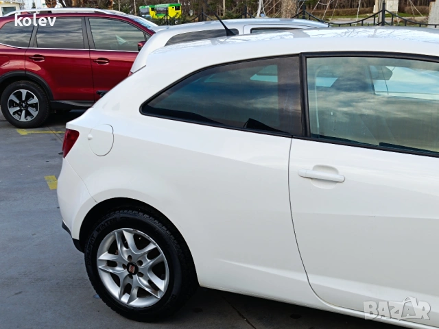 Seat Ibiza Sport Coupe 1.6 TDI, снимка 4 - Автомобили и джипове - 53053410