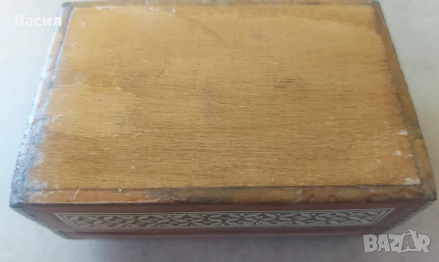 Стара дървена кутия за бижута седеф Интарзия, снимка 2 - Антикварни и старинни предмети - 50904191