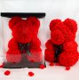 Мече изработено от рози с панделка, 38см, цвят: червен / Мечето е изумително творение от меки рози и, снимка 1 - Романтични подаръци - 44077088