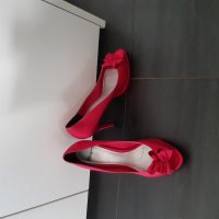 Червени сатенени обувки МОNSOON, снимка 1 - Дамски обувки на ток - 28927322