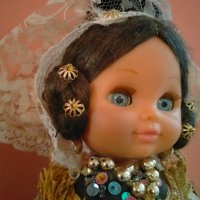 Колекционерска кукла в народни дрехи Folk Artesania Испания Марка 25 см, снимка 3 - Колекции - 43317965