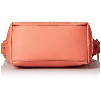 ПРОМО 🍊 GUESS 🍊 Малка кожена дамска чанта в розово златисто 20x14x9 см нова с етикети, снимка 3 - Чанти - 26374952