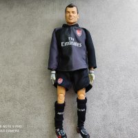 Голяма колекционерска фигура футболист на Арсенал, снимка 4 - Фен артикули - 37828698
