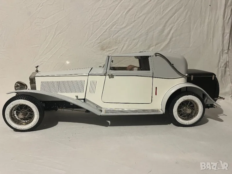 rolls royce phantom 2 модел сграда 1:8, снимка 1