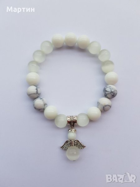Гривна с бял хаулит и бял оникс орнаменти - ръчна изработка - чисто нова, снимка 1