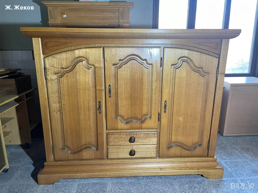 Масивен шкаф, снимка 1