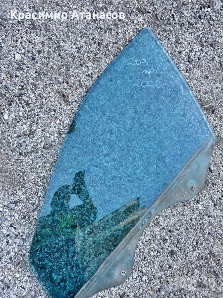 Странично стъкло предно ляво за Мерцедес Ц-класа W203.2001-2006г, снимка 1