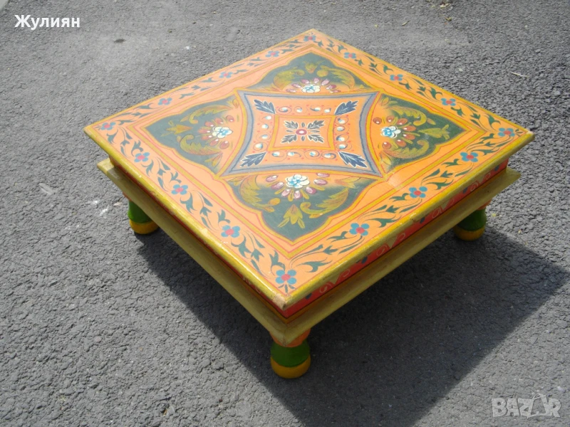 КРАСИВА РЪЧНО РИСУВАНА МАСА МАЛКА МАСИЧКА KARE , снимка 1