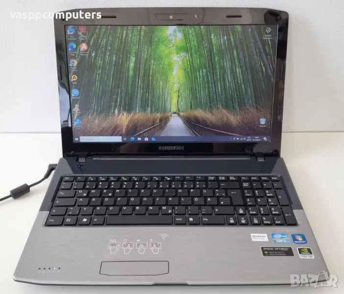 Medion Akoya P6812/15,6"/i3-2330M/GT 555M/6GB RAM/240GB SSD, снимка 1