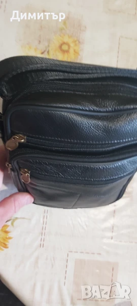Продавам мъжка черна чанта от естествена кожа с пет отделения с цип , снимка 1